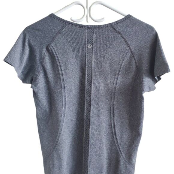 Lululemon Heathered Black Run: Swiftly Tech Top Size 8 - Picture 4 of 8